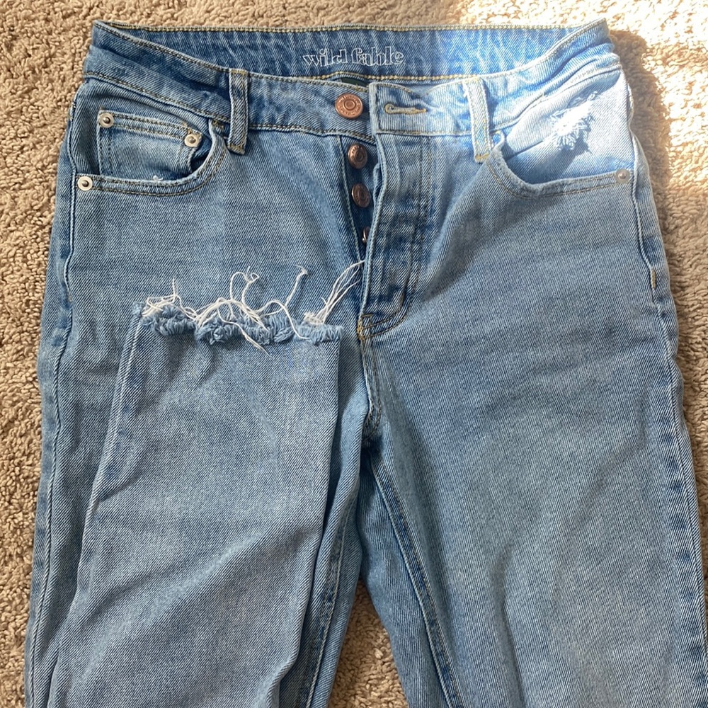 Petite Jeans. Light wash